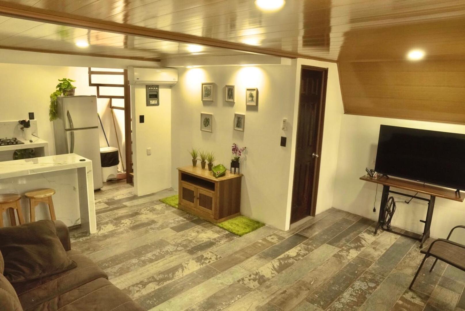 Jungle Apartment *